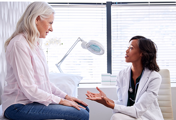 woman-speaking-with-type-2-diabetes-speaking-with-doctor